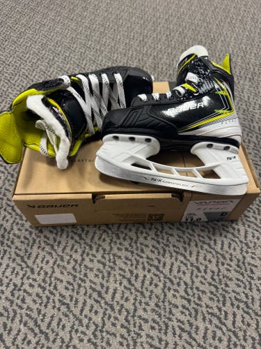Bauer Vapor Fly40 Hockey Skates 11 (New) D Width