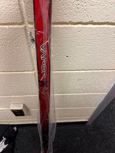 Intermediate Bauer Vapor X4 Right Handed Hockey Stick P88 65 Flex (New)