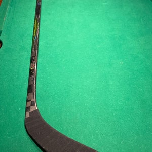 Senior Bauer Vapor Flylite Right Handed Hockey Stick 55 Flex (Used)