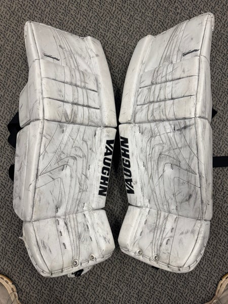 30" Vaughn Pro V Elite (2019 Model) Goalie Leg Pads (Used)