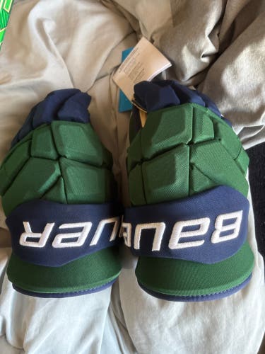 Bauer Supreme Mach Gloves 13" (New)
