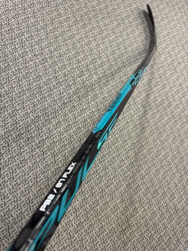 Senior Bauer Pulse Right Handed Hockey Stick P92 87 Flex (New)