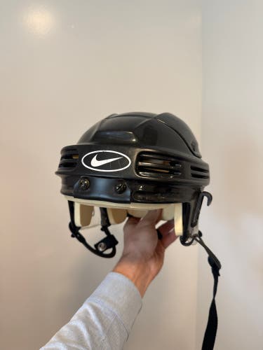 Large Nike Bauer 4500 Helmet (Used)