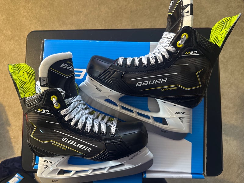2024 Intermediate Bauer Supreme M30 Hockey Skates Regular Width 6 (New)