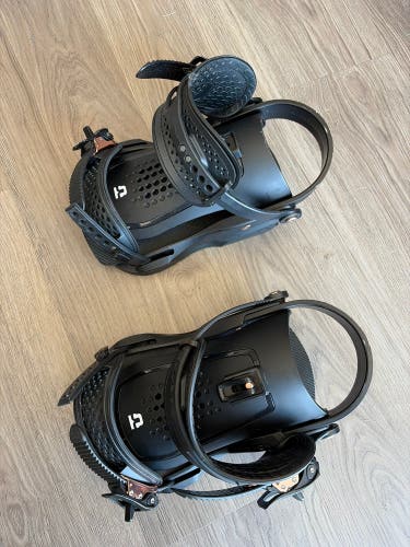 Medium Trilogy Snowboard Bindings (Used)