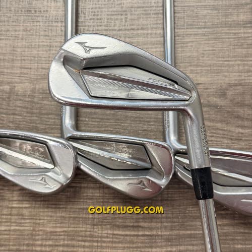 Mizuno JPX 919 Forged Iron Set 4-PW / Dynamic Gold Steel, Stiff (94)