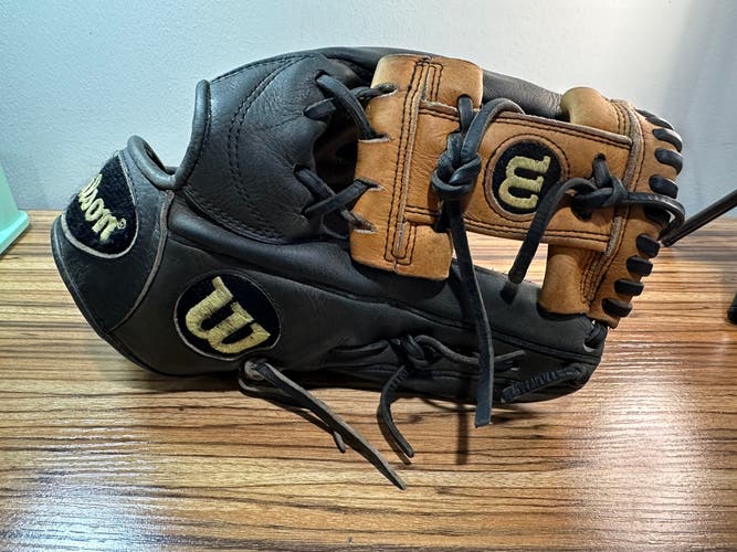 Wilson A2000 RH Baseball Glove 11.75" (Used)