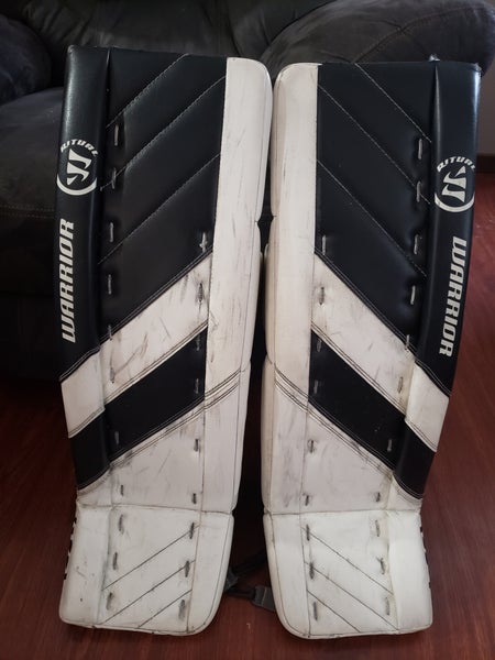 28" Warrior Ritual G4 Goalie Leg Pads (Used)