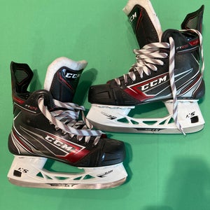 Senior CCM JetSpeed FT470 Hockey Skates | Size 6.5