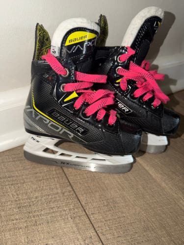 2021 Bauer Vapor 3X Hockey Skates Regular Width 9 (Used)