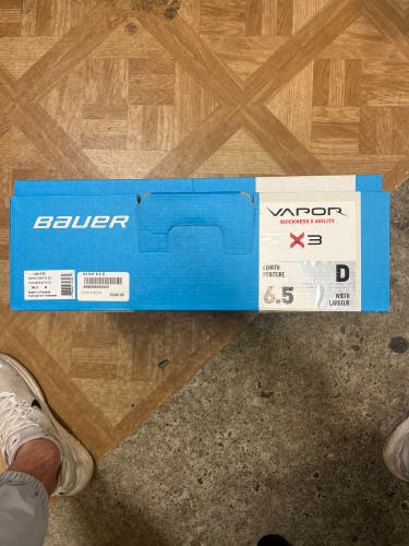 Intermediate Bauer Vapor X3 Hockey Skates Size 6.5 Fit D