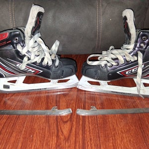 CCM JetSpeed FT480 Hockey Goalie Skates Regular Width Size 3.5 (Used)