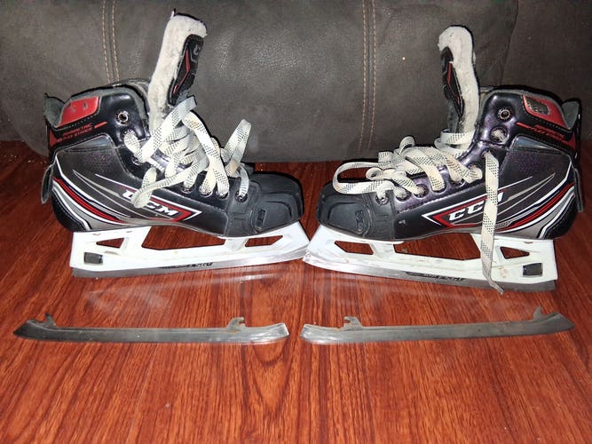 CCM JetSpeed FT480 Hockey Goalie Skates Regular Width Size 3.5 (Used)