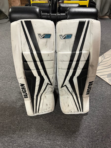 28" Vaughn Velocity V9 Goalie Leg Pads (Used)