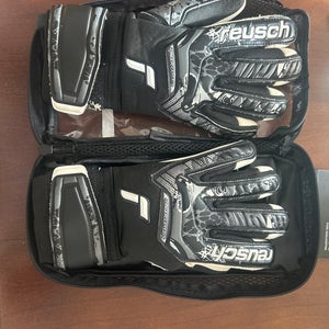Medium/Large Reusch Goalie Gloves (Used)