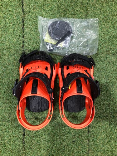 2023 Men's Large NOW Pilot Snowboard Bindings (New)