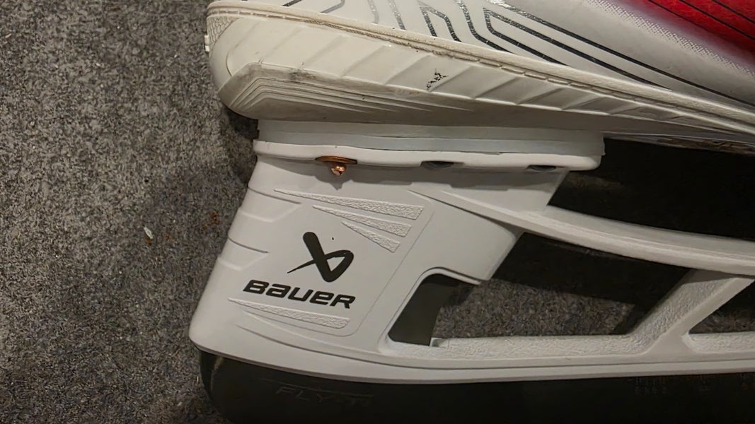 2026 Bauer Vapor Flylite Hockey Skates Extra Wide Width 9 (Used)