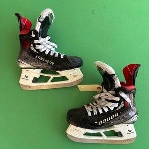 Junior Bauer Vapor X5 Pro Hockey Skates | Size 1.5 Regular Width (D)