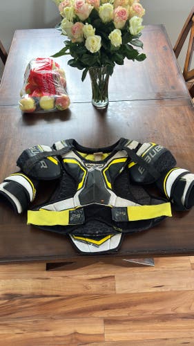 Men's Senior Bauer Supreme 2S Pro Shoulder Pads Pro Stock