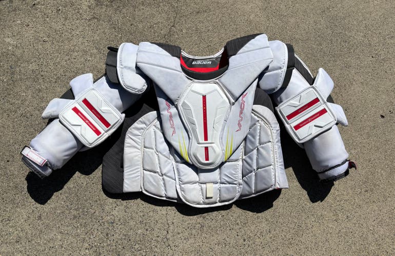 Large Bauer Vapor Hyperlite 2 Goalie Chest Protector (Used)