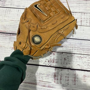 Brown Nike Diamond Ready RH Baseball Glove 12" (Used)