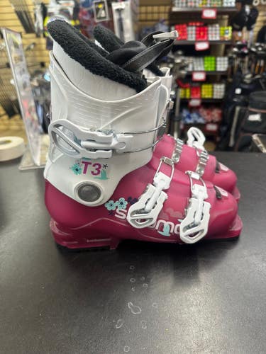 Salomon T3 Mondo 23 & 23.5  Ski Boots (Used)