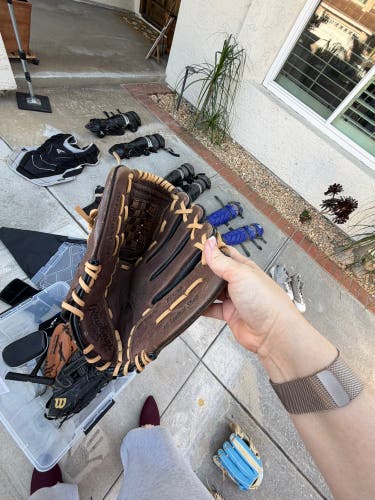 Wilson A1000 RH Infield Baseball Glove 11.5" (Used)