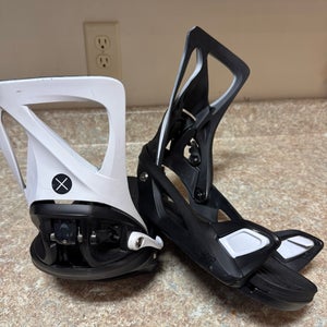 MD Women's Medium Burton Step On in Snowboard Bindings All Mountain (Used)