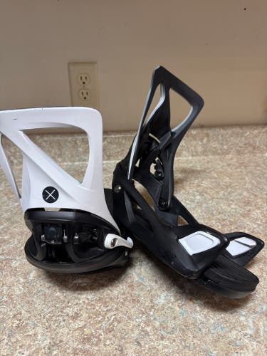 MD Women's Medium Burton Step On in Snowboard Bindings All Mountain (Used)