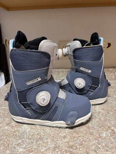 W 9 step on Burton Felix Snowboard Boots Women's Size M 8.0 (W 9.0) double boa