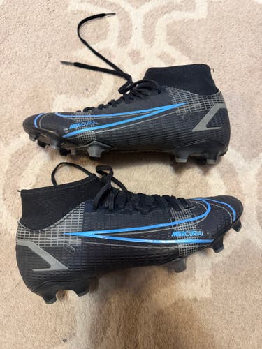 Black Unisex 4Y (Big Kids / Youth) Nike Mercurial Superfly Molded Cleats Cleats (Used)