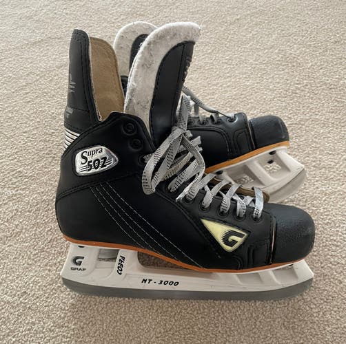 Black Graf Supra 502 Hockey Skates Regular Width 8 (Used)