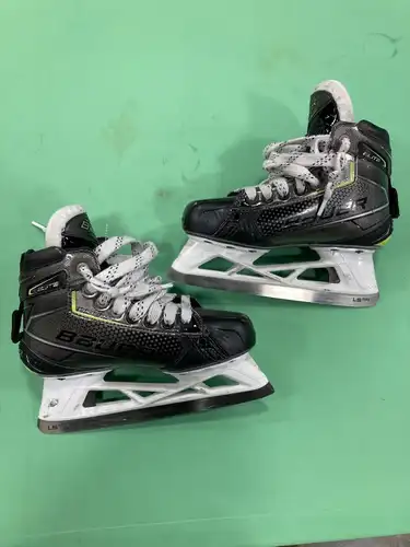 Bauer Elite Hockey Junior Size 3 Goalie Skates Regular Width