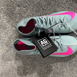 Men's Size M 6.5 (W 7.5) Nike Phantom GX elite Cleats (New)