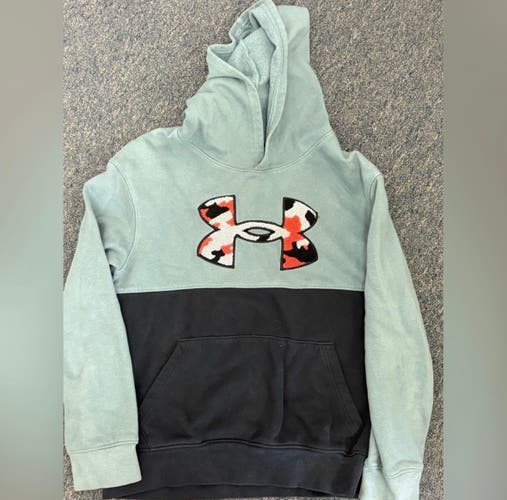 Boys Medium Under Armour Sweatshirt (Used)