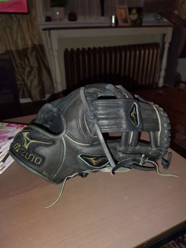 Mizuno RH Pro Limited Baseball Glove 11.5" (Used)
