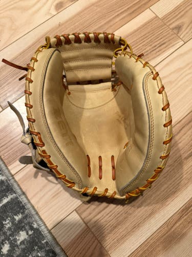 ZETT BRCB30292 (ZET22FW) Pro Status Seiji Kobayashi Player Model (New but slightly broken in)