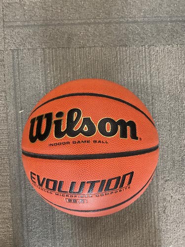 Used Wilson EVOLUTION Basketball Adult Indoor 28 1/2" 11614-S000232937