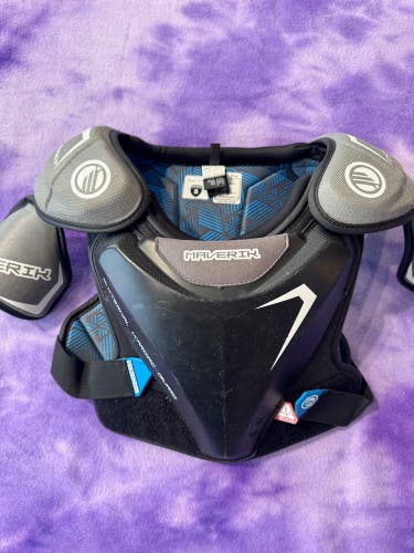 Small Youth Maverik Charger Shoulder Pads (Used)
