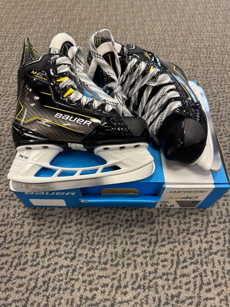 Bauer Supreme M40 Hockey Skates Regular Width 12 (New)