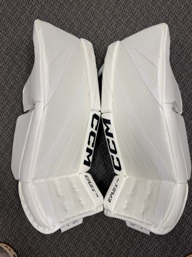 32" CCM Extreme Flex Goalie Leg Pads (New)