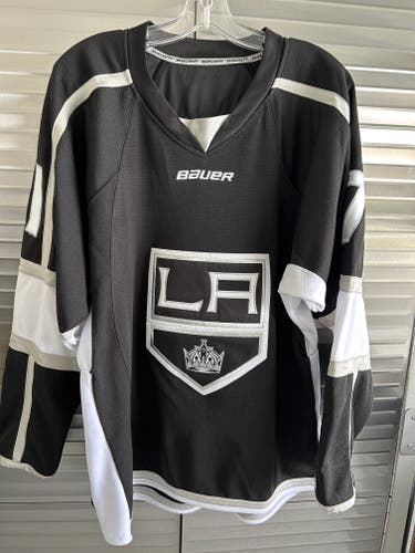 LA KINGS, Small / Medium Men's Bauer Team Hockey Jersey (Used)