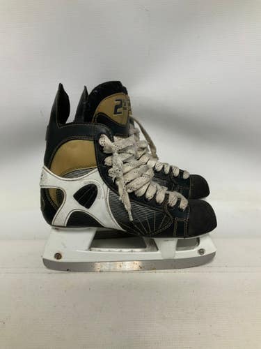Used CCM TACKS 252 Intermediate Hockey Skate Intermediate 6.0 11823-S000037773