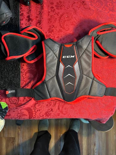 Small Junior CCM JetSpeed FT350 Shoulder Pads (Used)