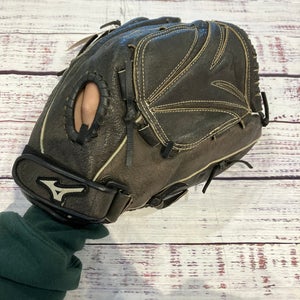 Black Mizuno Finch RH Softball Glove 12" (Used)