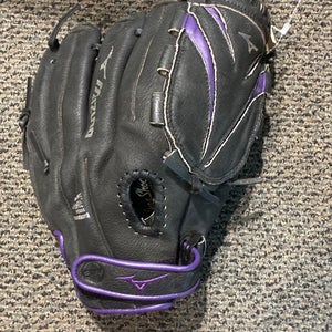 Black Mizuno Finch RH Softball Glove 12" (Used)