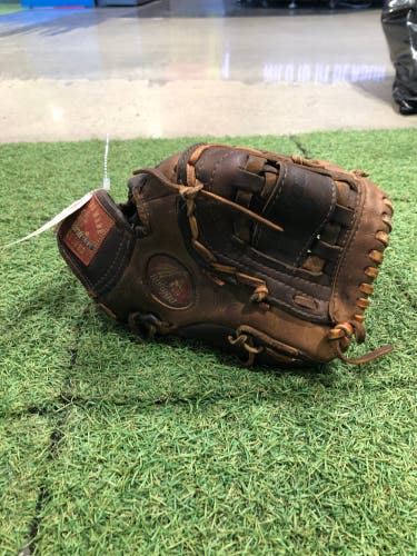 Nokona AMG 1150 RH Pitcher's Baseball Glove 11.5" (Used)