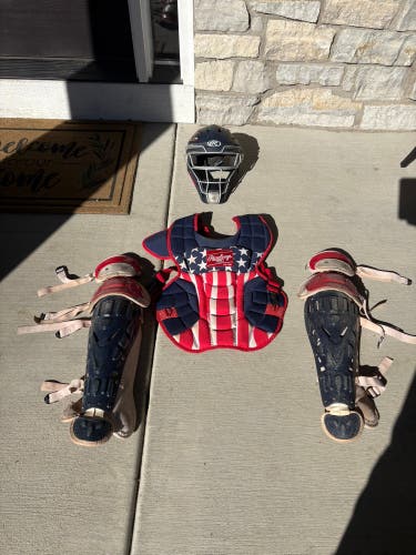 Stars and Stripes Rawlings Velo 2.0 Catcher's Set (Used)