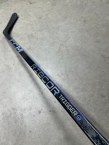 75 Flex P90TM Senior CCM RibCor Trigger 9 Right Hand Hockey Stick Pro Stock (New)