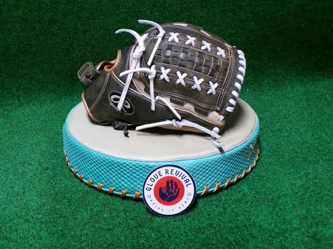 Rawlings RH Heart of The Hide Softball Glove 12" (Used)